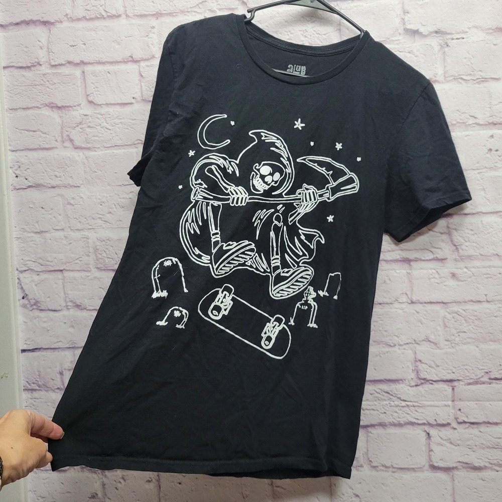 Alab Skater Tshirt Size L Grim Reaper Skateboarding At Night Streetwear Skeleton - Picture 4 of 8